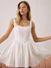 Elegantes, einfarbiges, kurzes französisches Kleid